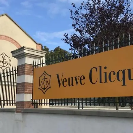 Apartment Chez Clovis - Proche Gare Centre Et Arena