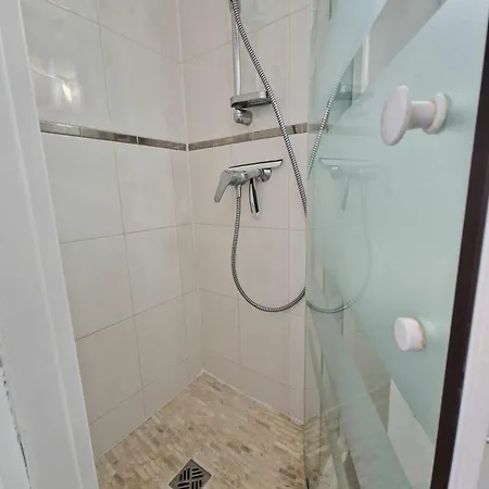 Chez Clovis - Proche Gare Centre Et Arena Appartamento *